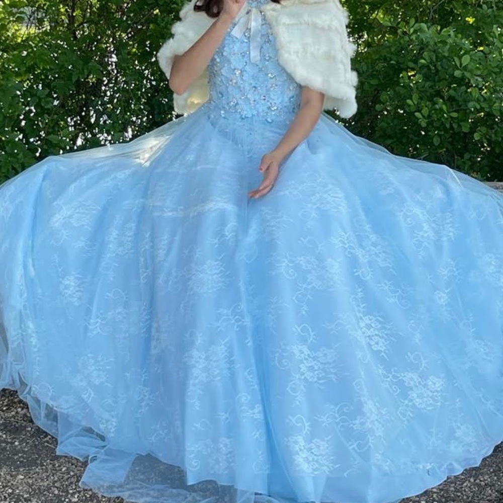 Blue ball gown - Picture 2 of 4